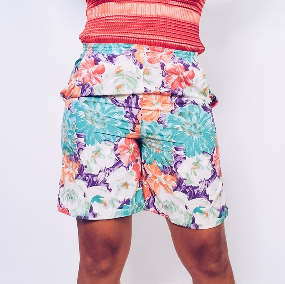 Floral Shorts - Picture 2 of 7